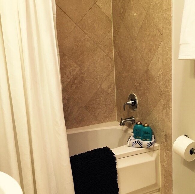 Photo - Washington, DC Unit 32