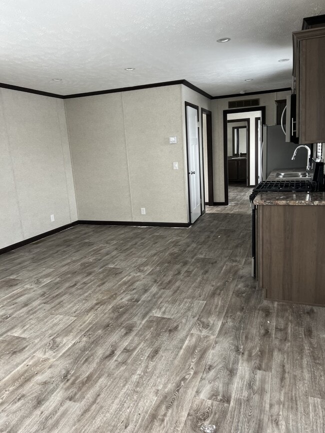 333 E Lakewood Blvd