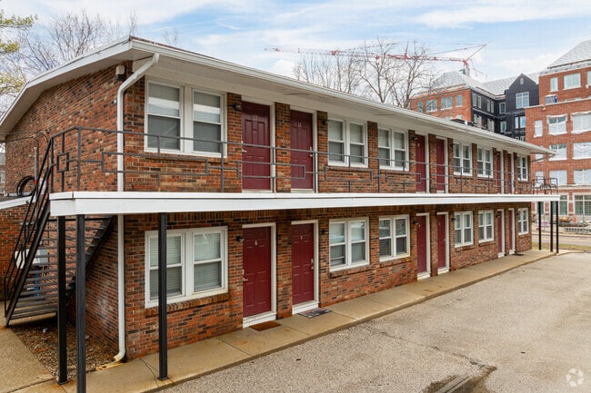 419 E 7th