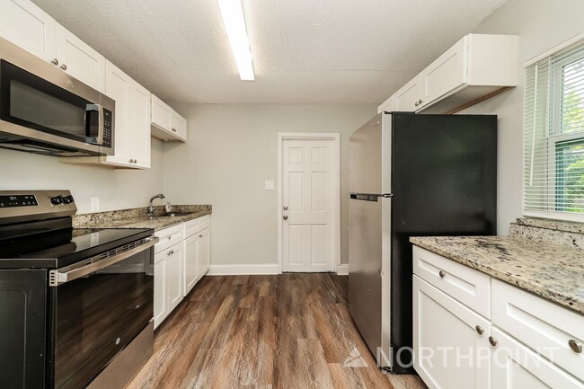 Photo - 5BR/2BA | Newly Renovated Single Family Home | Area for office | In Saint Petersburg!
