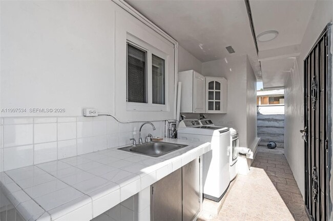 Photo - 201 SW 51st Ct Unit 3