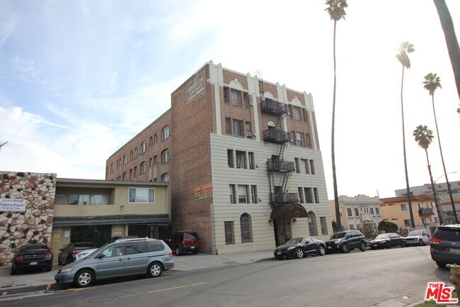 Building Photo - 738 New Hampshire Ave Unit 206 Rental