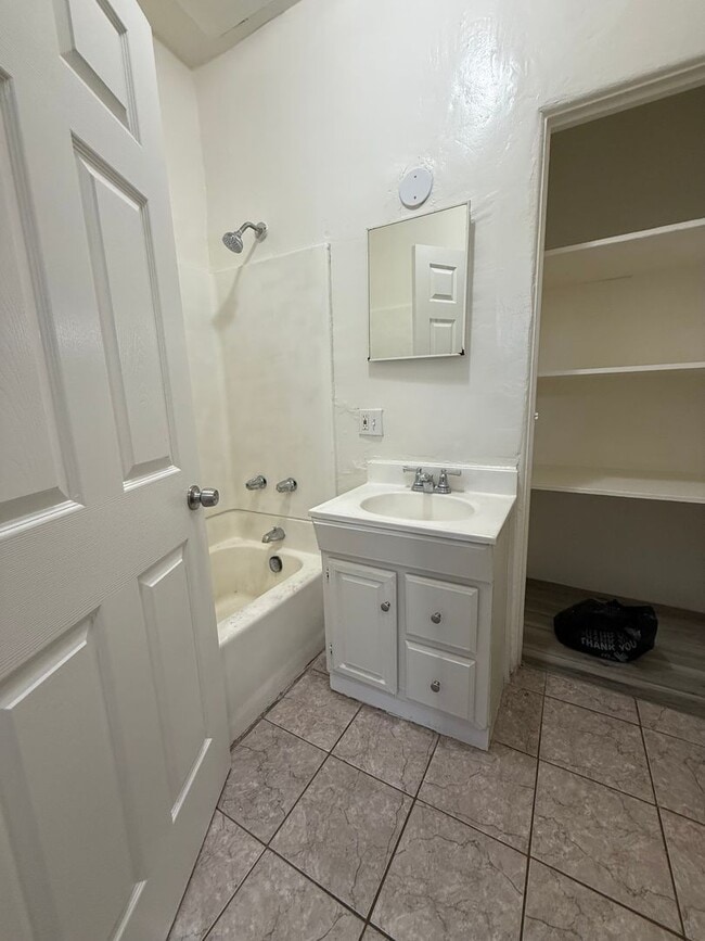 Photo - 2301 W 10th St Unit 2301