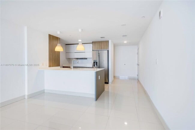 Photo - 600 NE 27th St