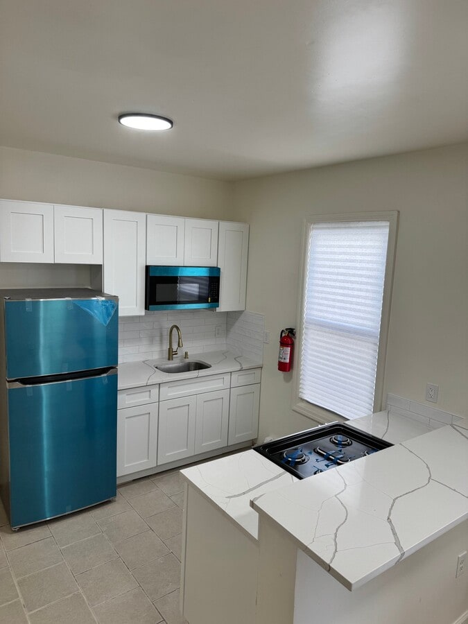 Photo - 587 Grove St Unit 3L