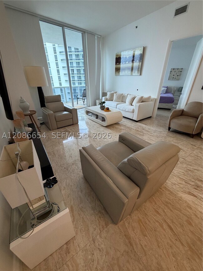 Building Photo - 15901 Collins Ave Unit 3707