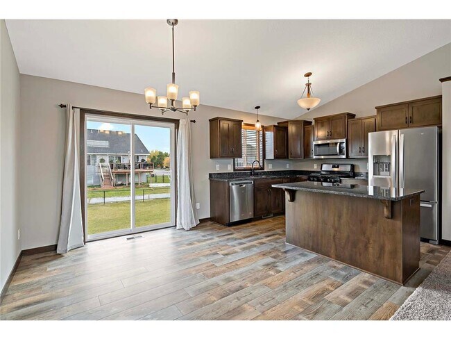 Photo - 7713 Lambert Cir NE