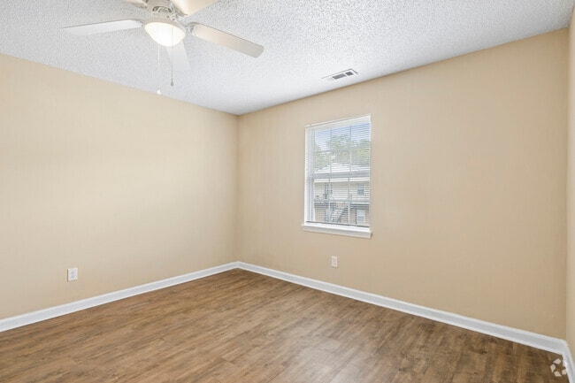 Renovated - 2BR, 2BA - 880SF - Primary Bedroom
