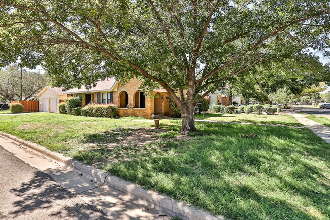 Adorable two bedroom home! - Adorable two bedroom home!