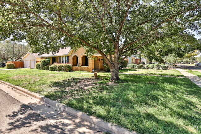 Building Photo - Adorable two bedroom home!