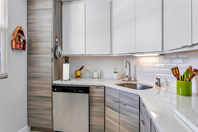 Photo - 132 Lakeshore Dr Unit 220