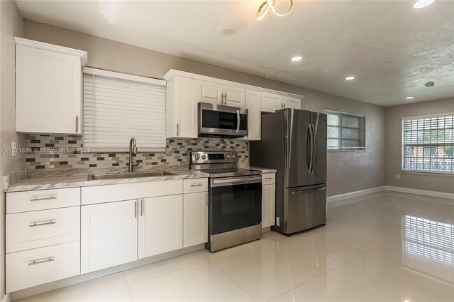 Photo - 270 NW 81st St.
