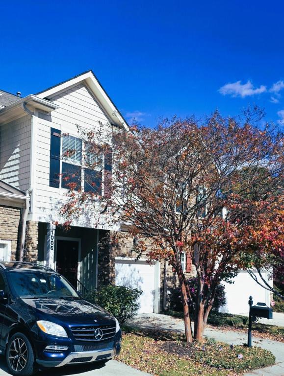 Photo - 1006 Indigo Ridge Pl