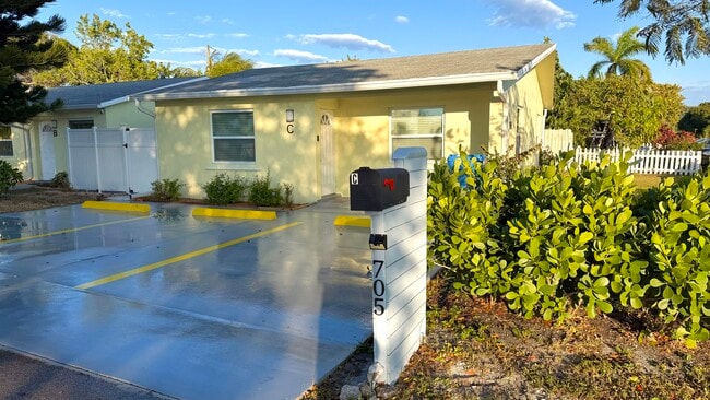 Photo - 705 W Mango St Unit C