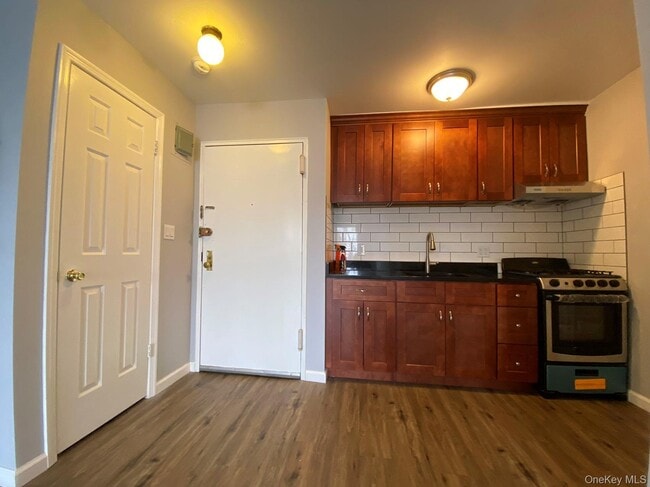 Photo - 61-22 168th St Unit 2R