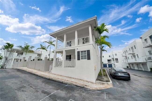 Photo - 1035 SW 9th Ct