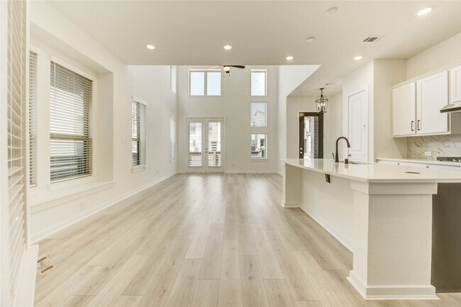 Photo - 19718 Curved Steel Dr