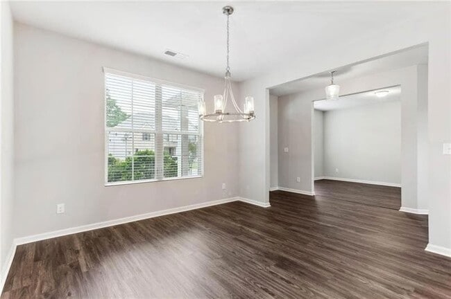 Photo - 5530 Mirror Lake Dr