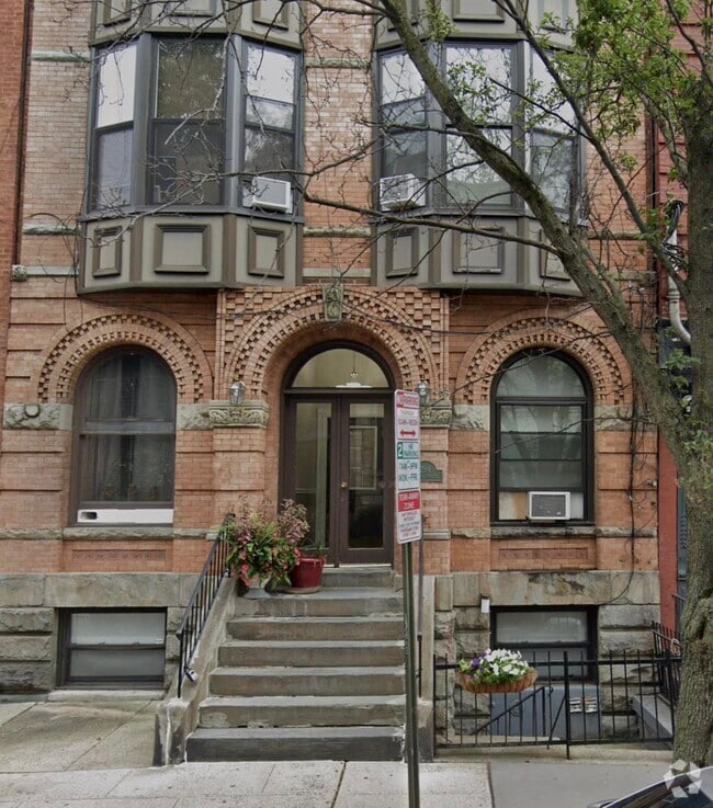 Building Photo - 294 Barrow St Unit 3 Rental