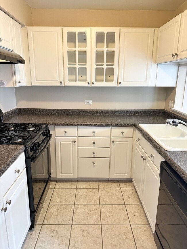 Photo - 693 Savannah Ln