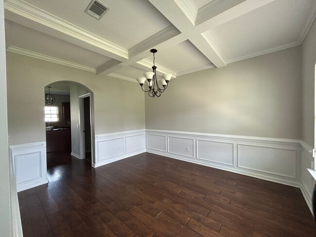 Photo - 651 Red Oak Ln