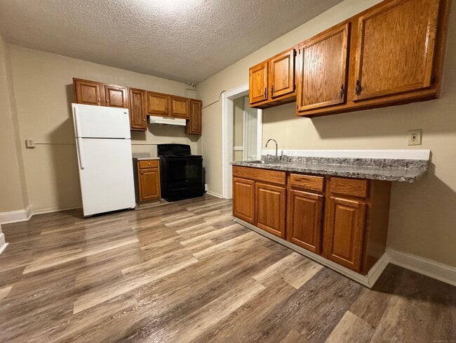 Building Photo - 75 Whitmore St