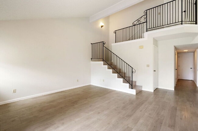 Photo - 9417 Aizenberg Cir