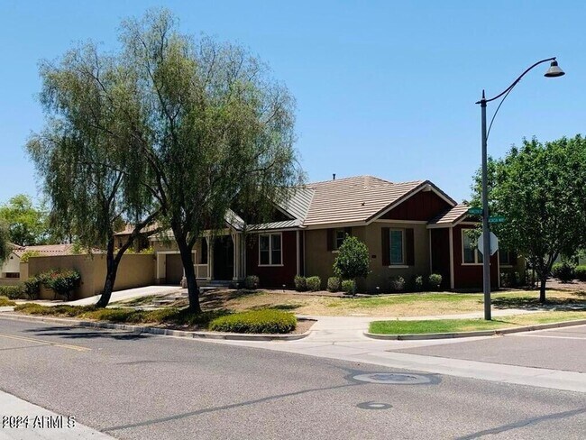 Photo - 20553 W Hamilton St