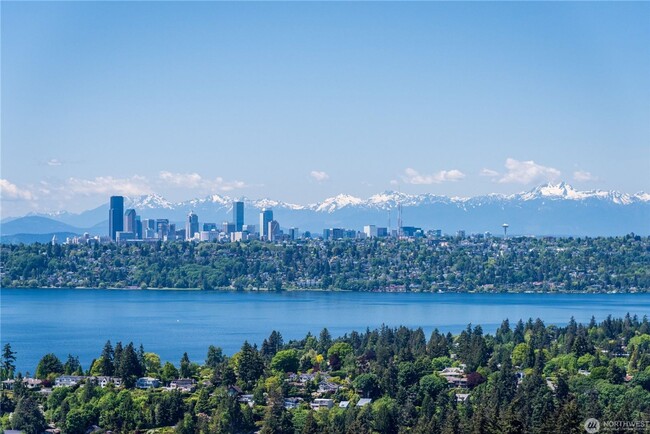 3Bd/2.5Ba Bellevue Condo - 3Bd/2.5Ba Bellevue Condo Unidad 4004