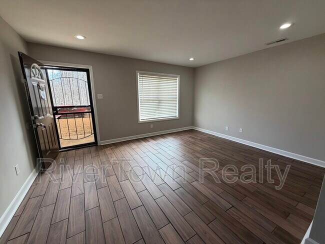 Photo - 485 Quinn Rd