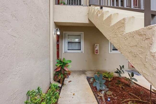 Photo - 9633 Riverside Dr Unit E3