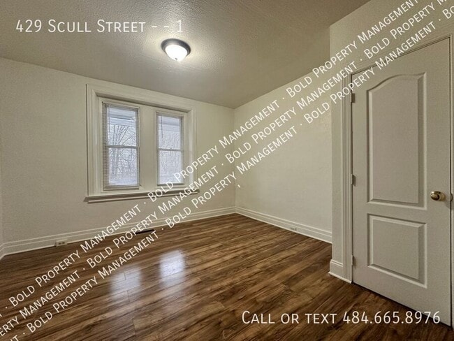 Photo - 429 Scull St Unidad 1