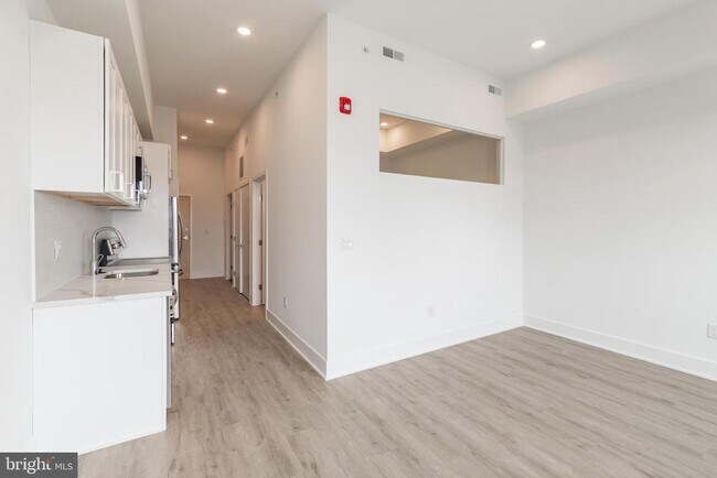 Photo - 1622 Point Breeze Ave Unidad 304