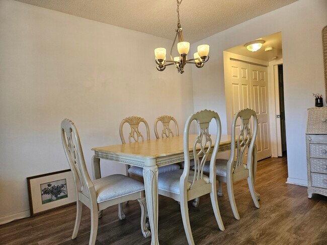 Photo - 118 Tilford F