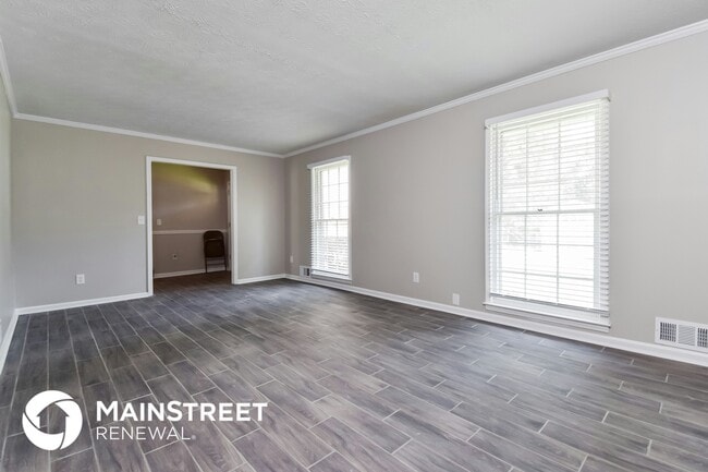 Photo - 627 Rockborough Dr