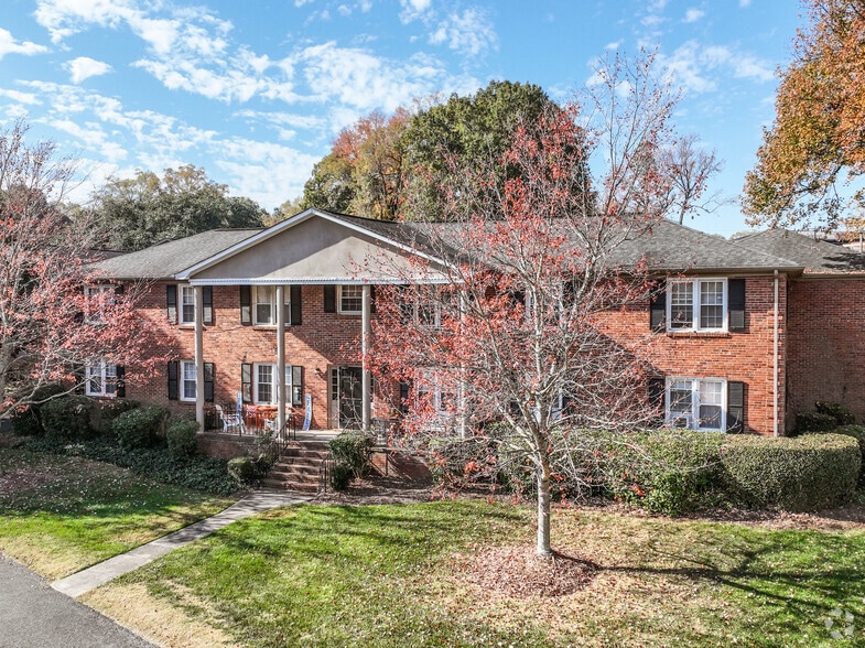 Lake Hill Apartments Exterior