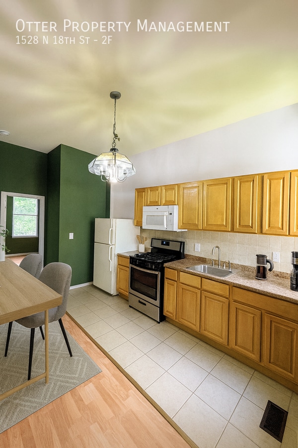 Photo - 1528 N 18th St Unit 2F