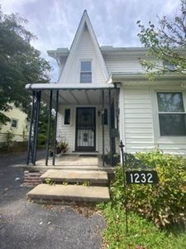 Building Photo - 1232 Herman Ave Rental