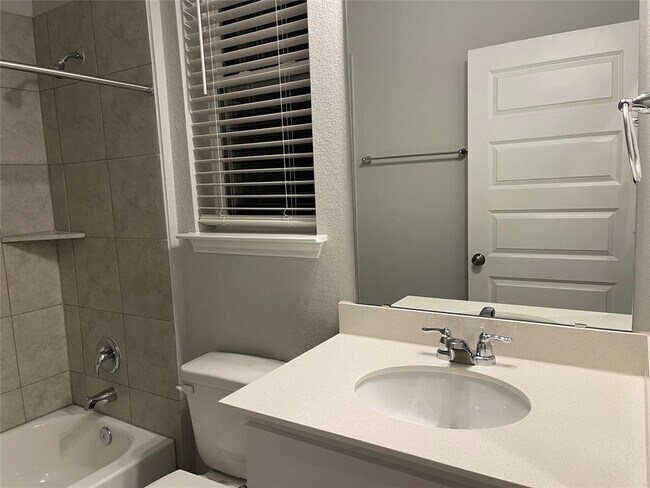 Photo - 316 McLintock Rd