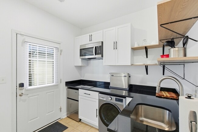 Photo - 613 Spectator Ave