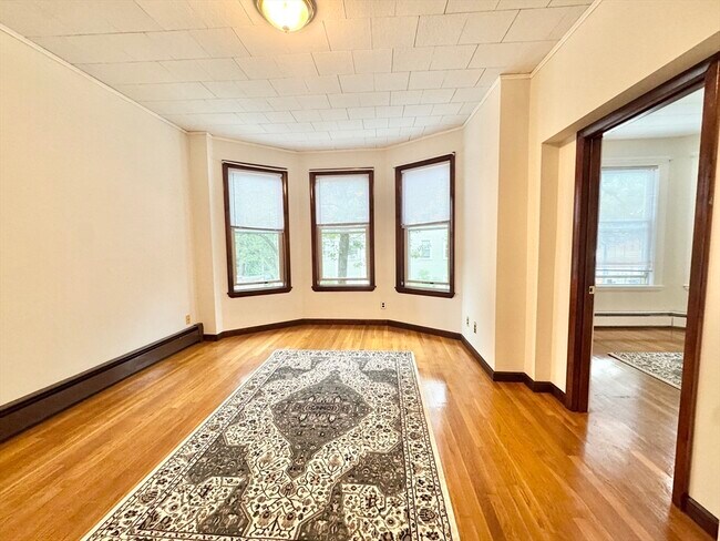 Building Photo - 89 Hampshire St Unit B Rental