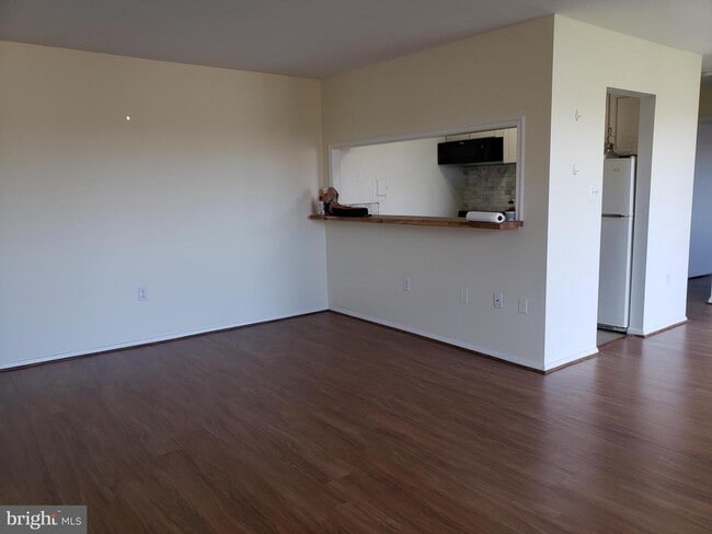 Building Photo - 12701 Lotte Dr Unit 302