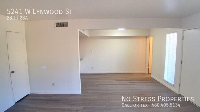 Photo - 5241 W Lynwood St