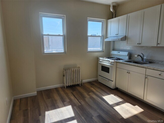 Photo - 49 Roger Ave