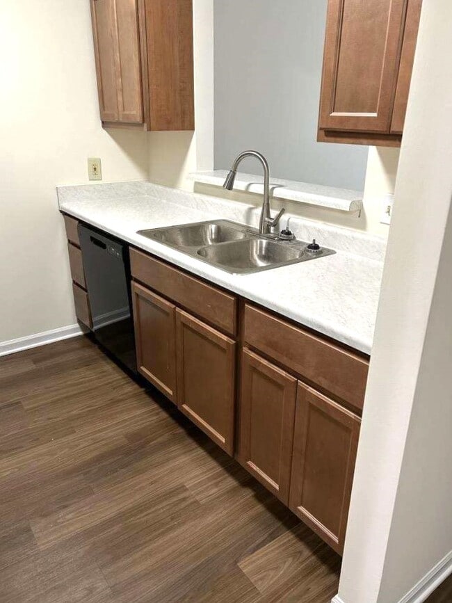 Emerald Pointe Apartments