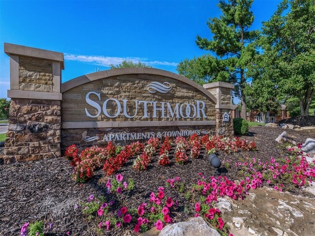 Building Photo - Southmoor Rental