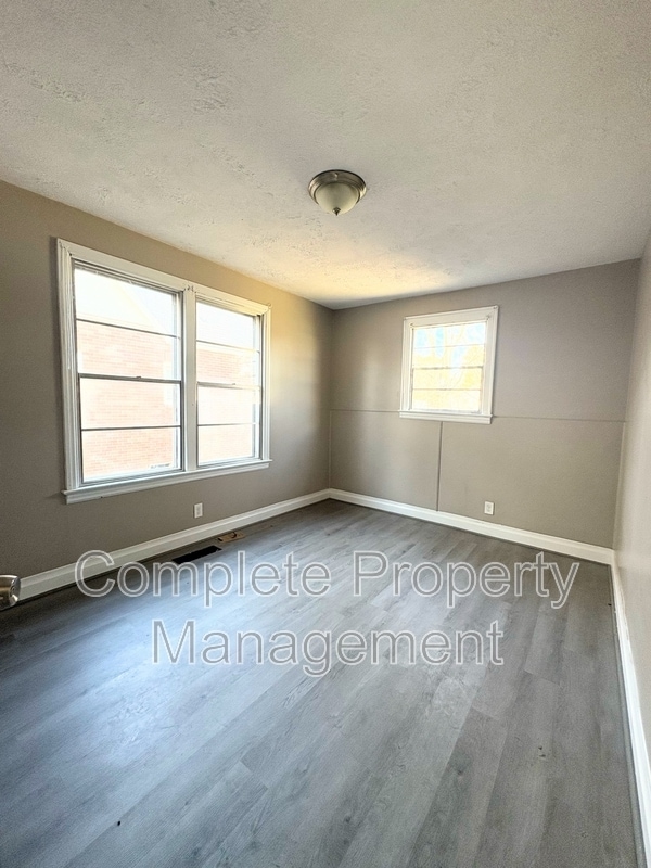 Photo - 3212 Avenue G