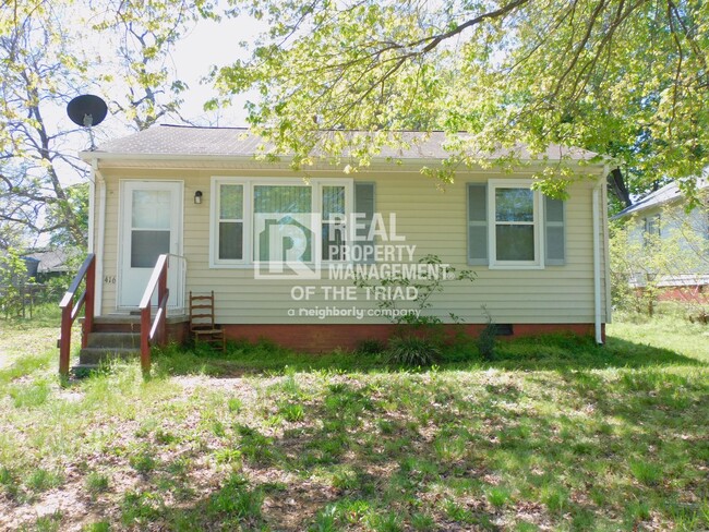 Available Now - 2 Bedroom/ 1 Bathroom Home... - Available Now - 2 Bedroom/ 1 Bathroom Home...