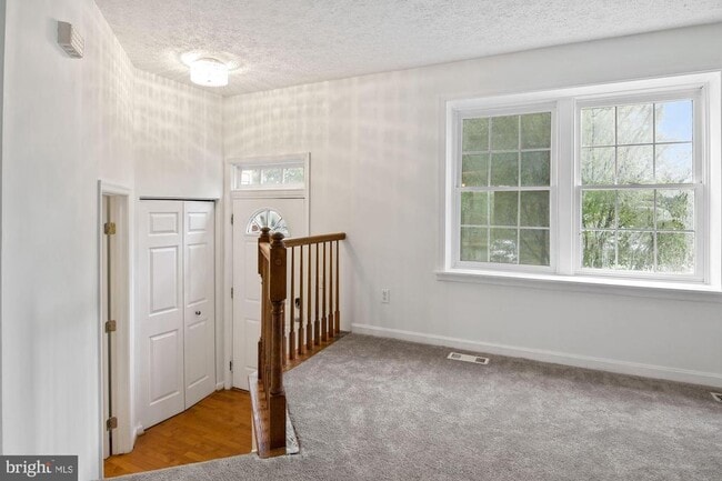 Photo - 302 Ridgecrest Ct