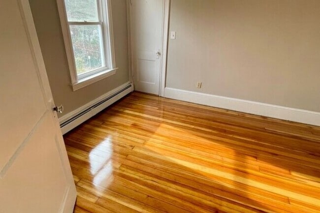 Photo - 576 Providence St Unidad 3